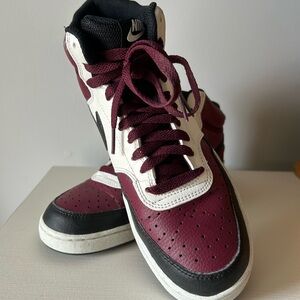 Nike Tennis shoe worn once